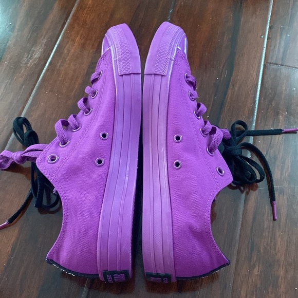 Converse Women's Sneakers in Vibrant Purple Size 10 ( S - 15) - Picture 6 of 10